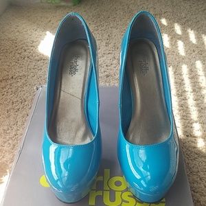 Turquoise platform pumps